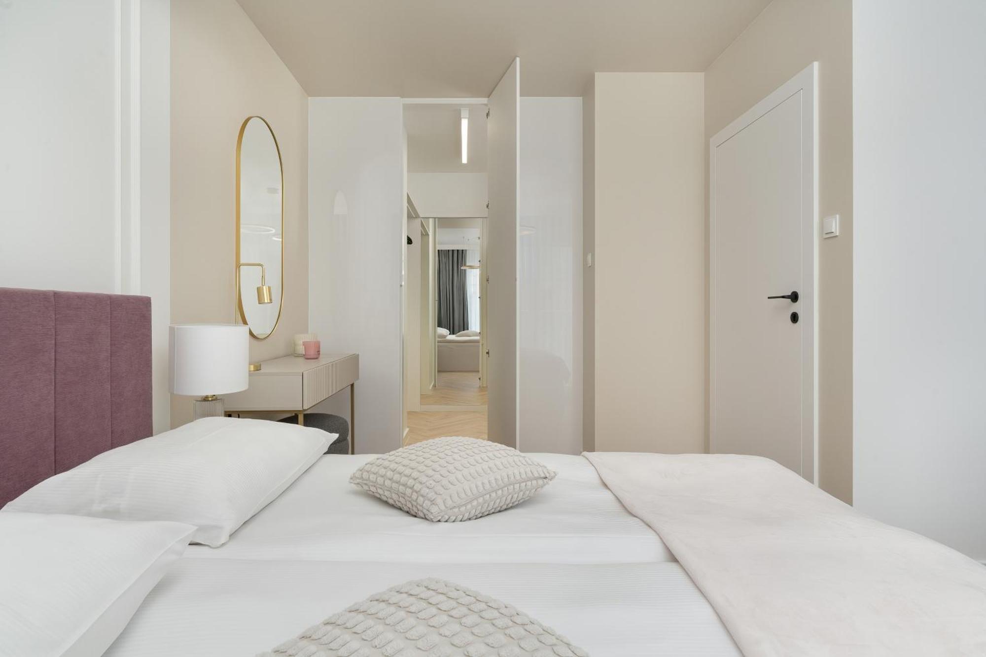 Apartment Elegancki Z Parkingiem Blisko Starego Miasta By Renters *